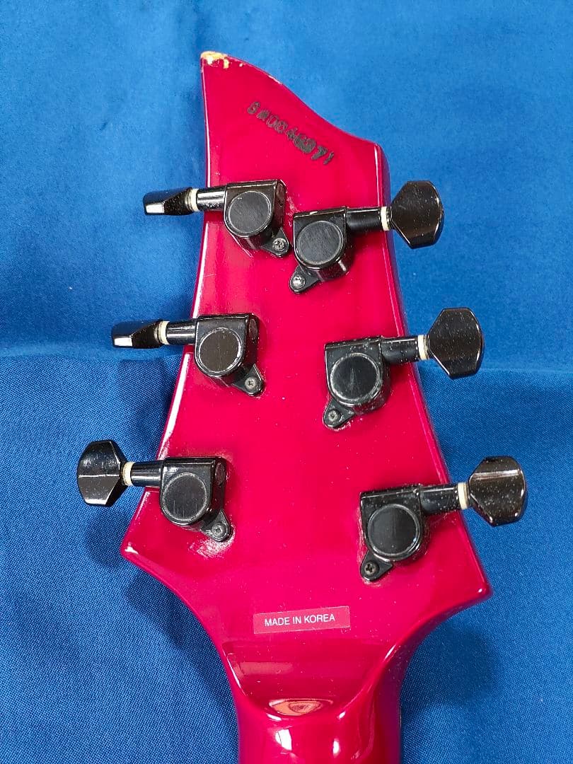 Grass Roots エレキギター レッドジャックの周りに打こんあとあり