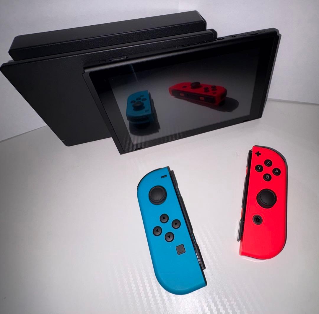 未使用に近い Nintendo Switch本体（赤/青） バッテリー向上ver