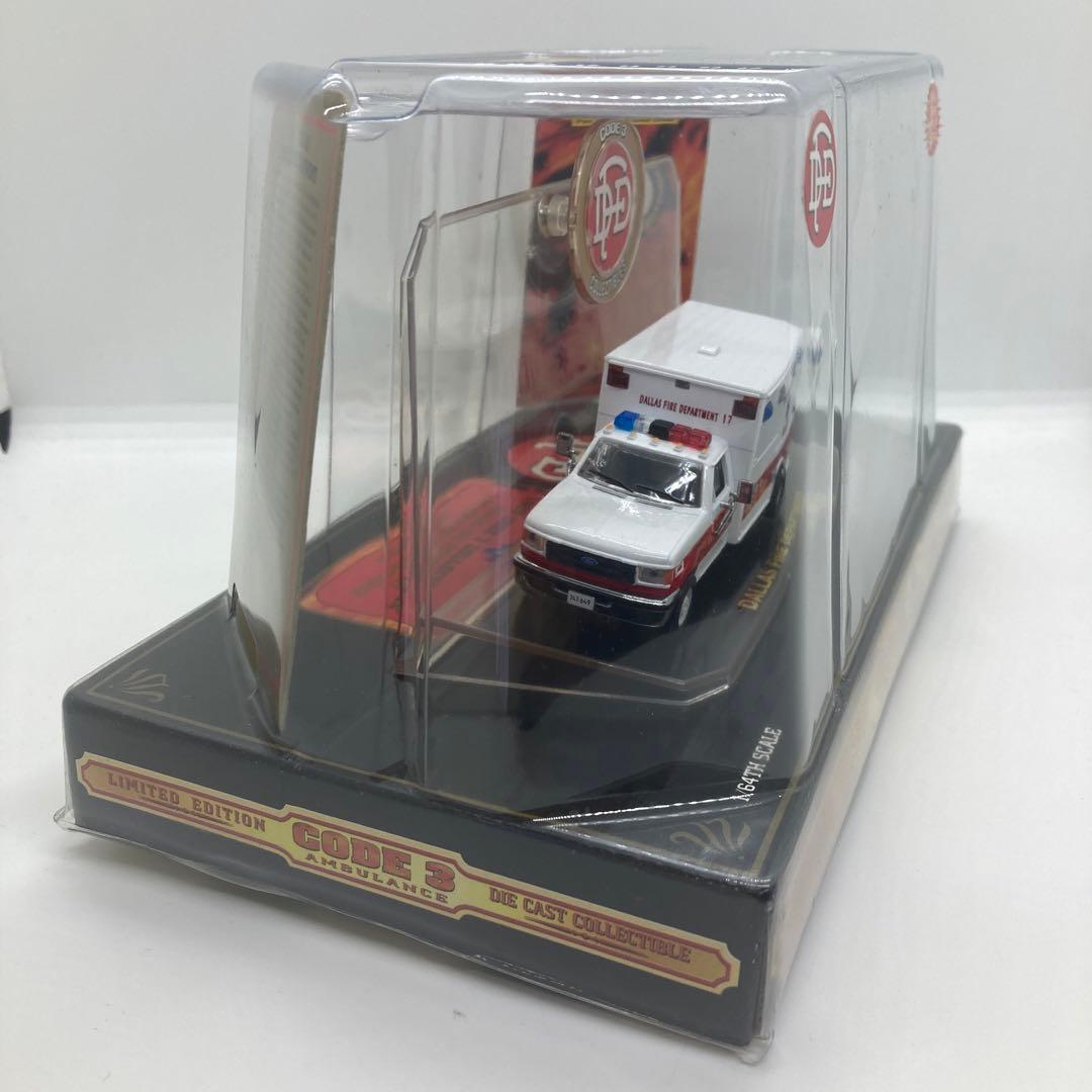 未使用 CODE3 AMBULANCE DIE CAST ミニカー