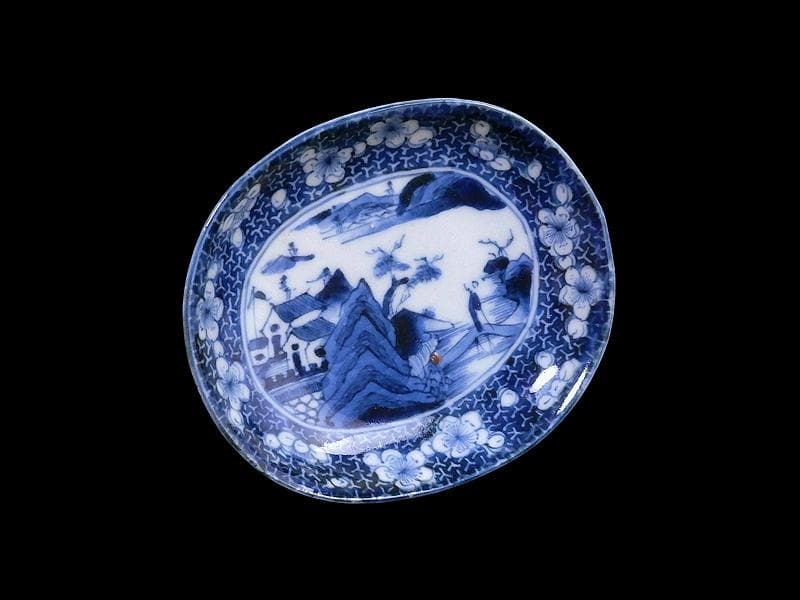 古伊万里　染付　墨弾き　梅に山村の図　手塩皿　A961AS-CWi