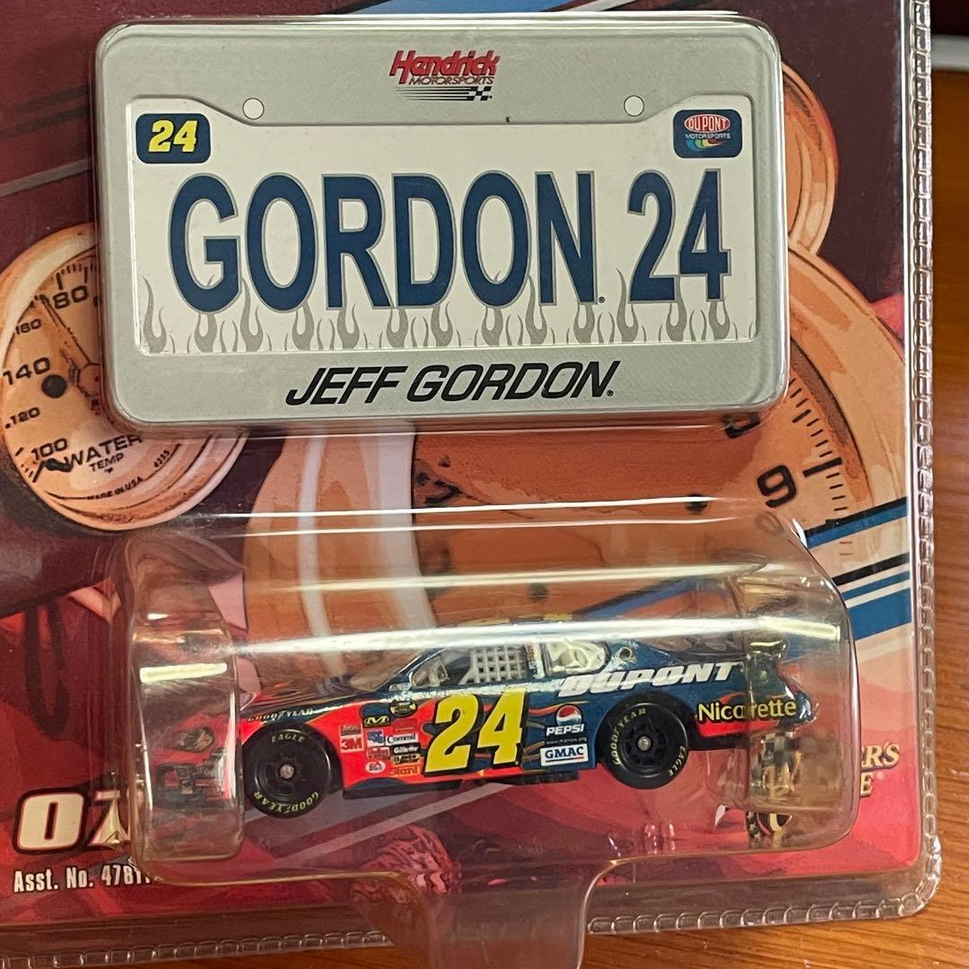 ナスカー 1/64 ジェフ ゴードン デュポン DuPont 2007