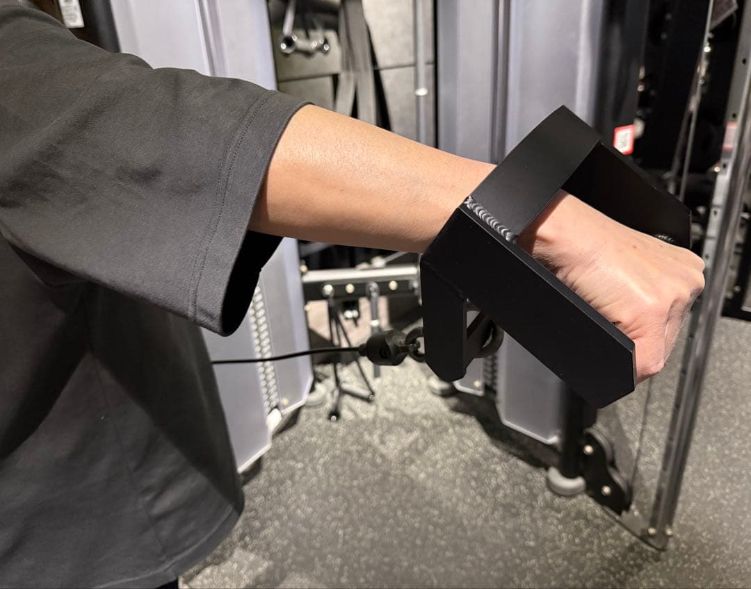 手首で押す ケーブルサイドレイズアタッチメント