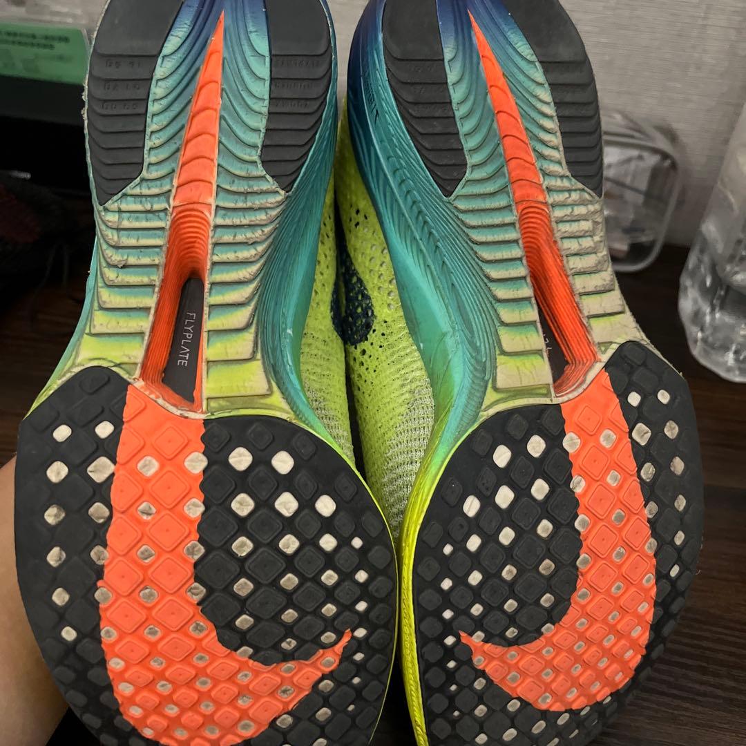 Nike ランニングシューズ イエロー