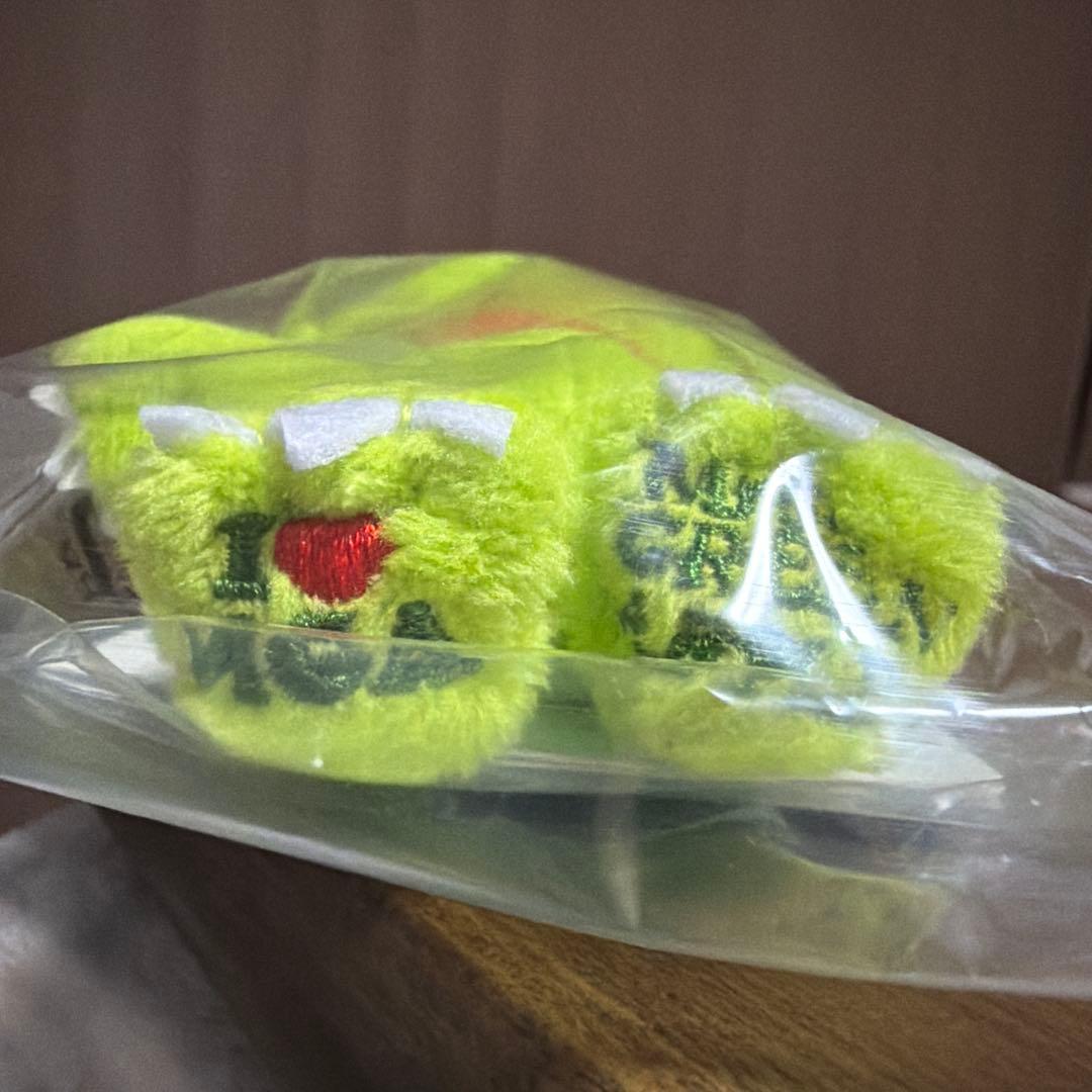 緑色のマスコットキャラクターミセスグリーンアップルメメルキーホルダー