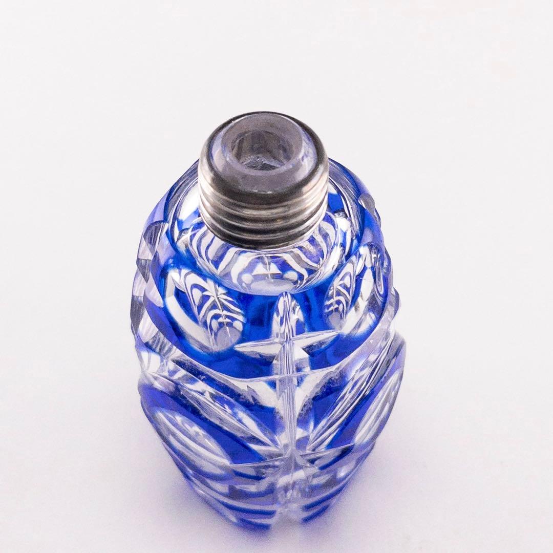 英国製 純銀蓋 19世紀 アンティーク ブルー カットグラス 香水瓶