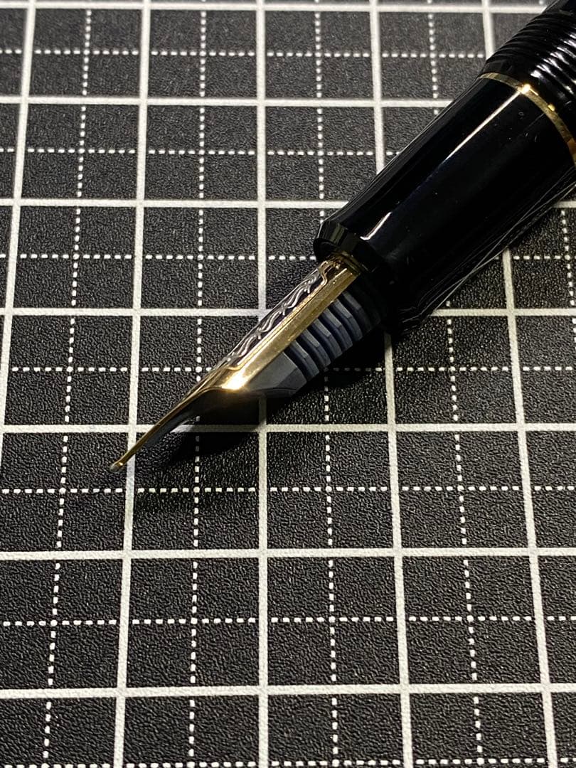 PILOT CUSTOM 845 漆黒　万年筆　字幅M