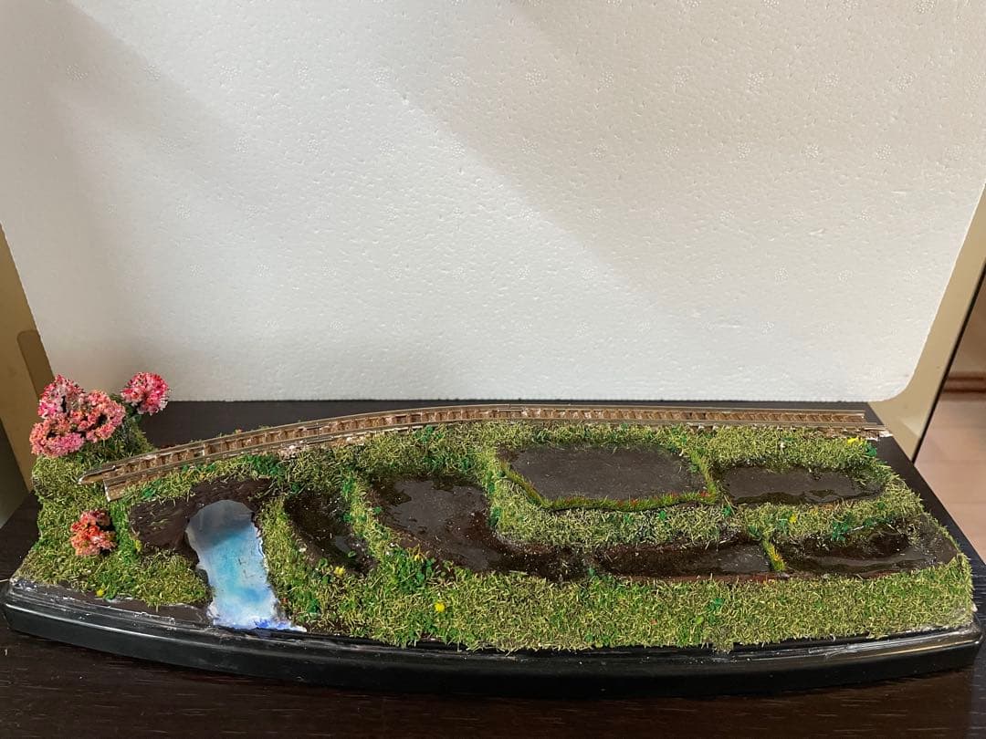 Nゲージ ジオラマ　つつじ咲く棚田の風景