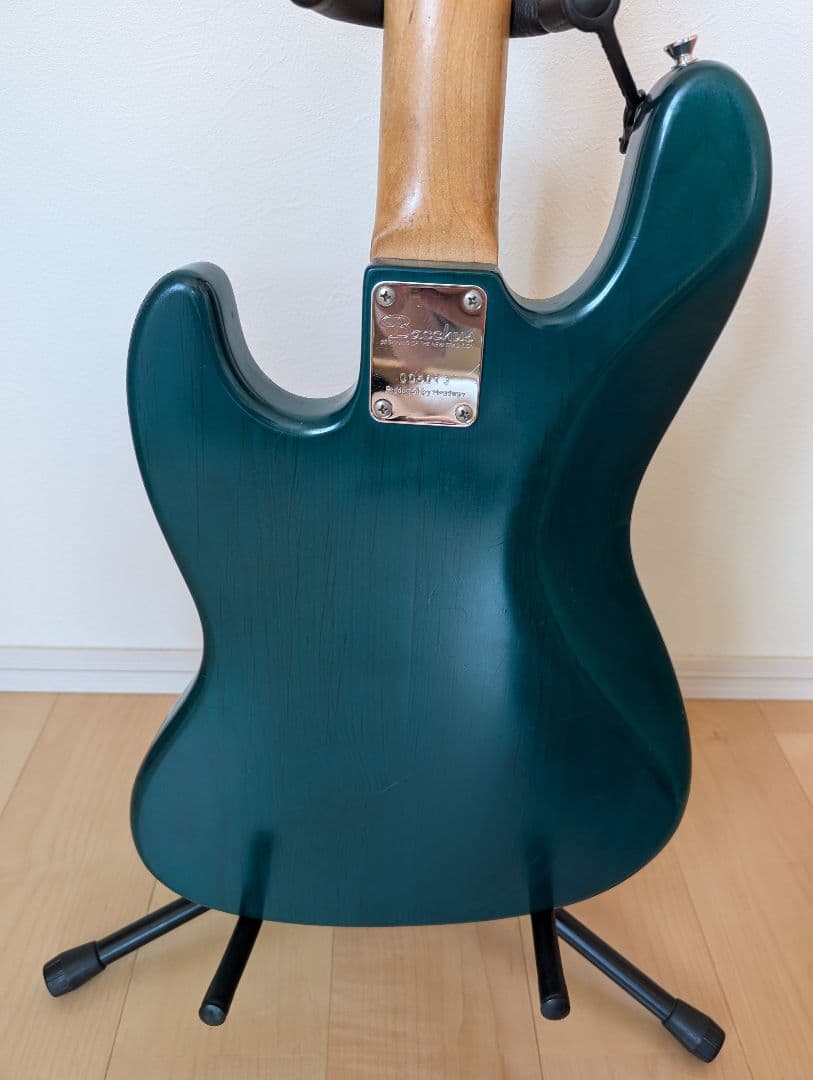 bacchus エレキベース 青緑 GLAY JIROモデル
