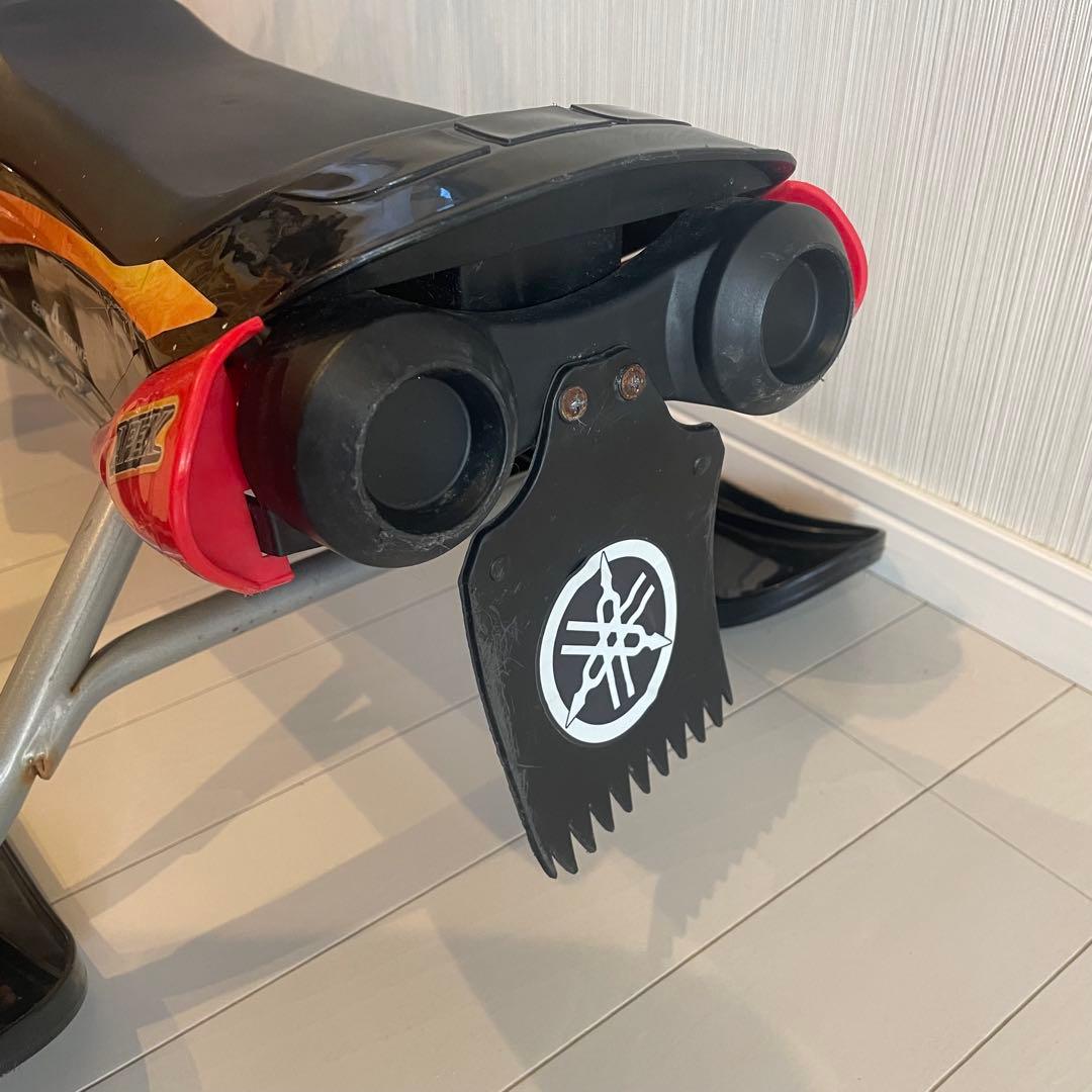 ヤマハ　スノーモービル型　ソリ　レッド　子供用