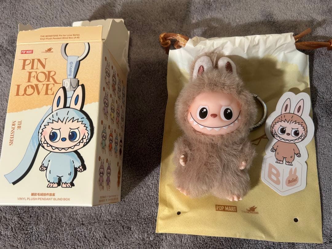 FIN FOR LOVE THE MONSTER イニシャル　ラブブ　7個入り