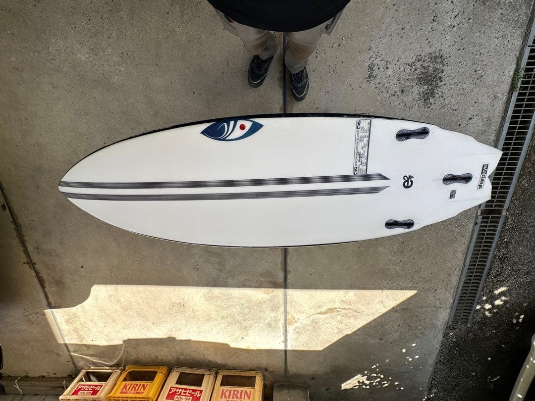 シャープアイサーフボードのディスコテックのEPSボードです。