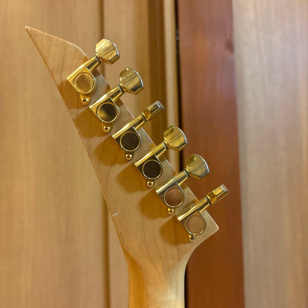 【たっちです】FERNANDES ゴールドパーツ仕様 トレモロアーム付