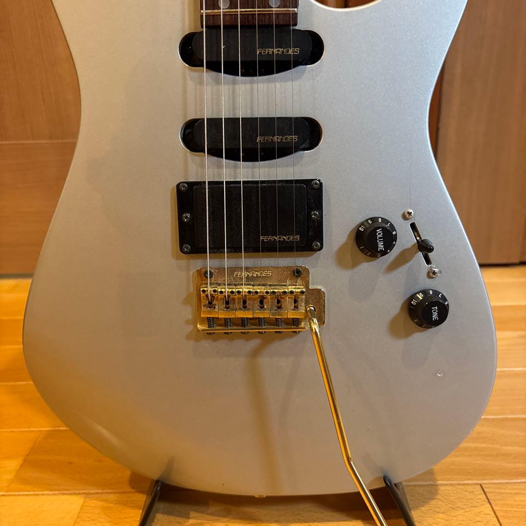 【たっちです】FERNANDES ゴールドパーツ仕様 トレモロアーム付