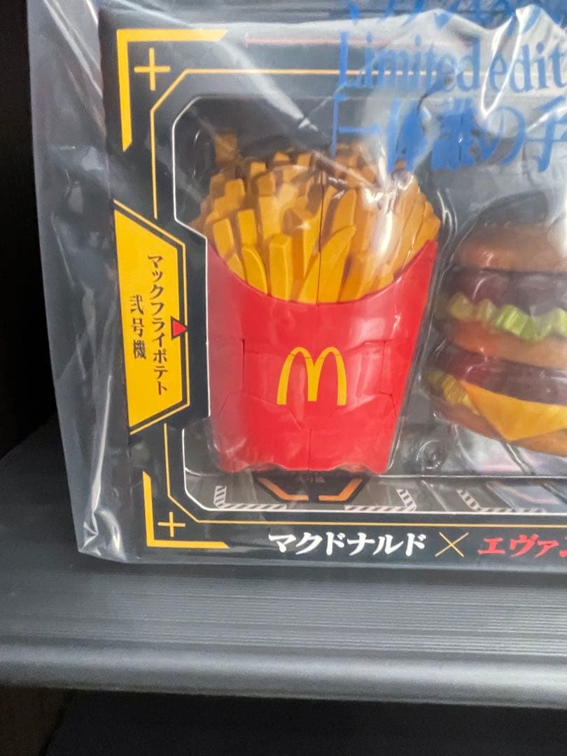 エヴァ　マックコラボフィギュア