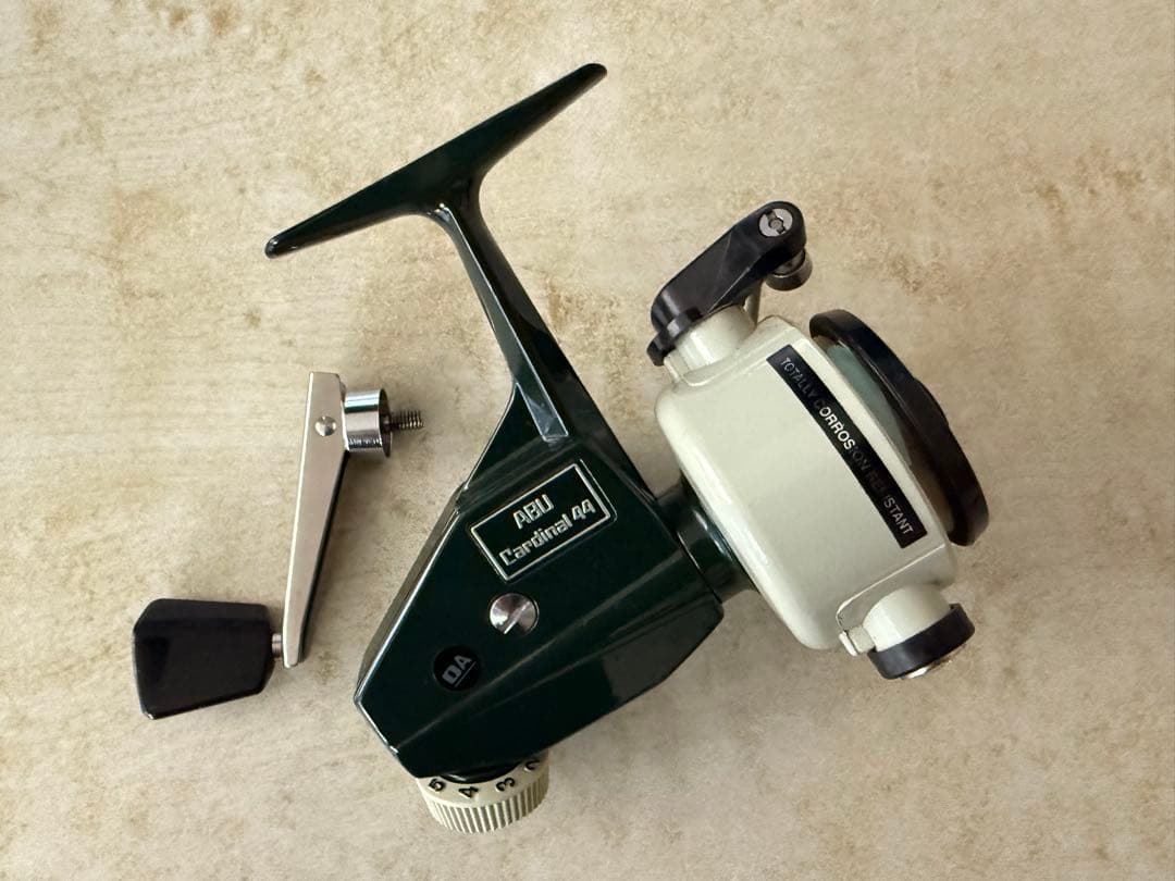 ABU Cardinal 44 スピニングリール 収納袋付き