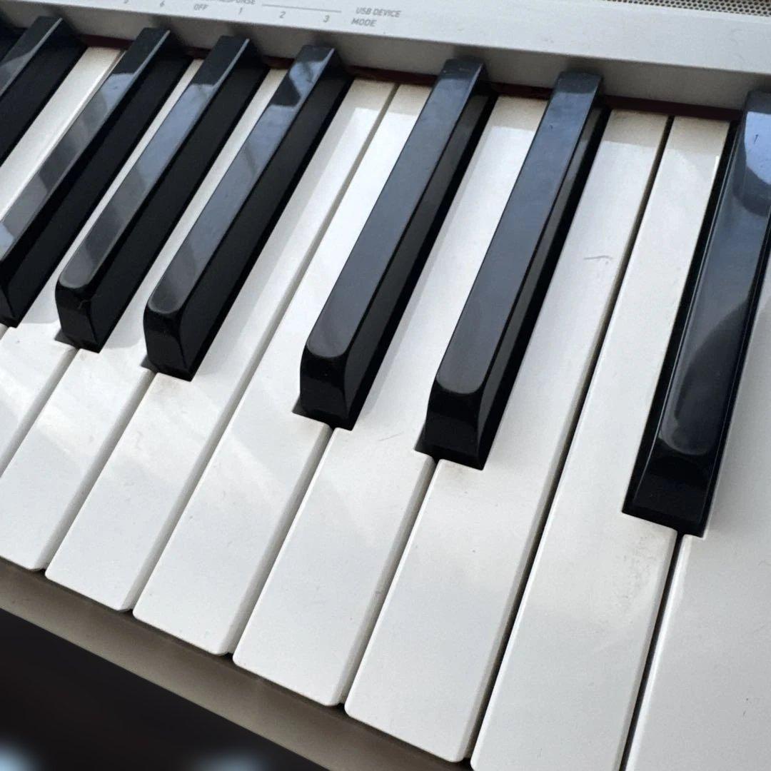 CASIO Privia PX-135 2012年製 電子ピアノ　白　ホワイト