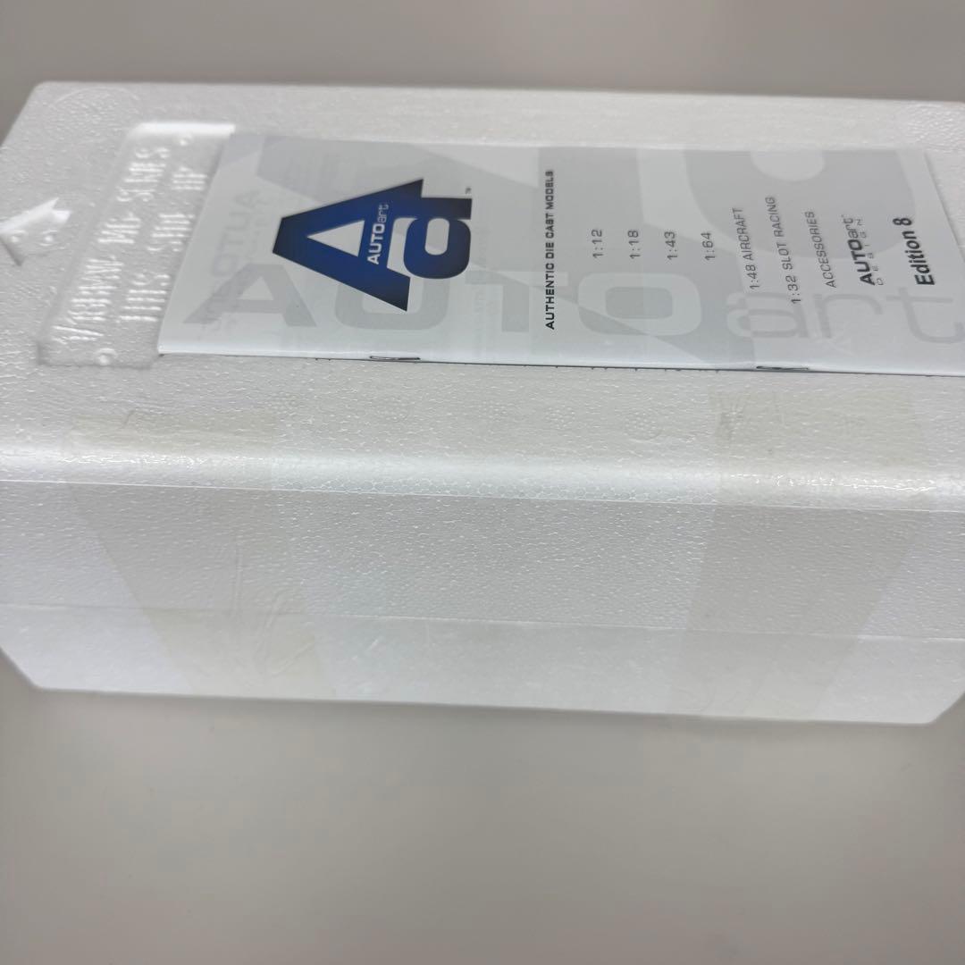 【新品】オートアート  M635 CSi Shadow-Line 1/18