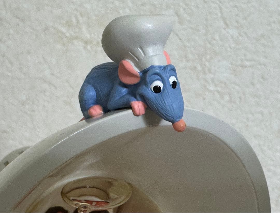 ディズニーパークス ピクサー キャラクター スノーグローブ