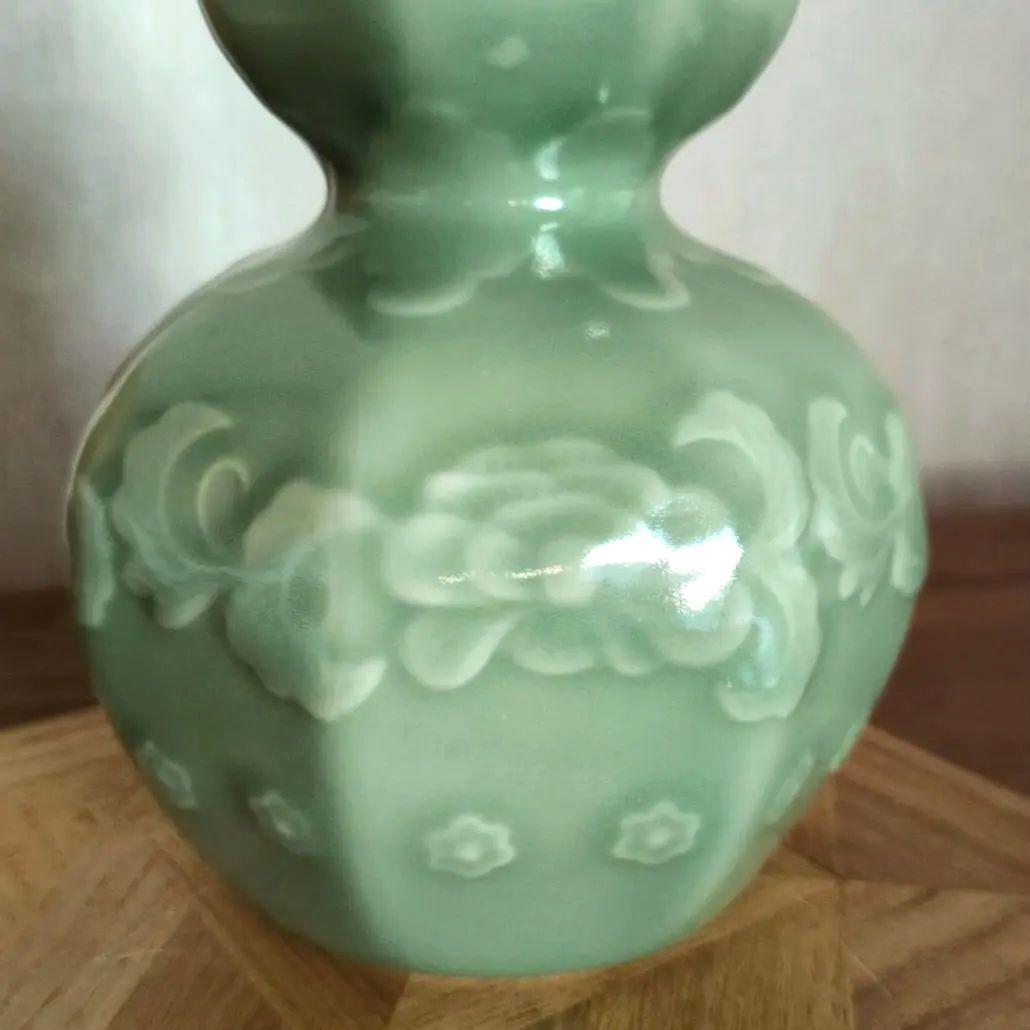 未使用　美品　希少　三田青磁　瓢箪　花瓶　陽刻　牡丹文　狭山　箱付　壺