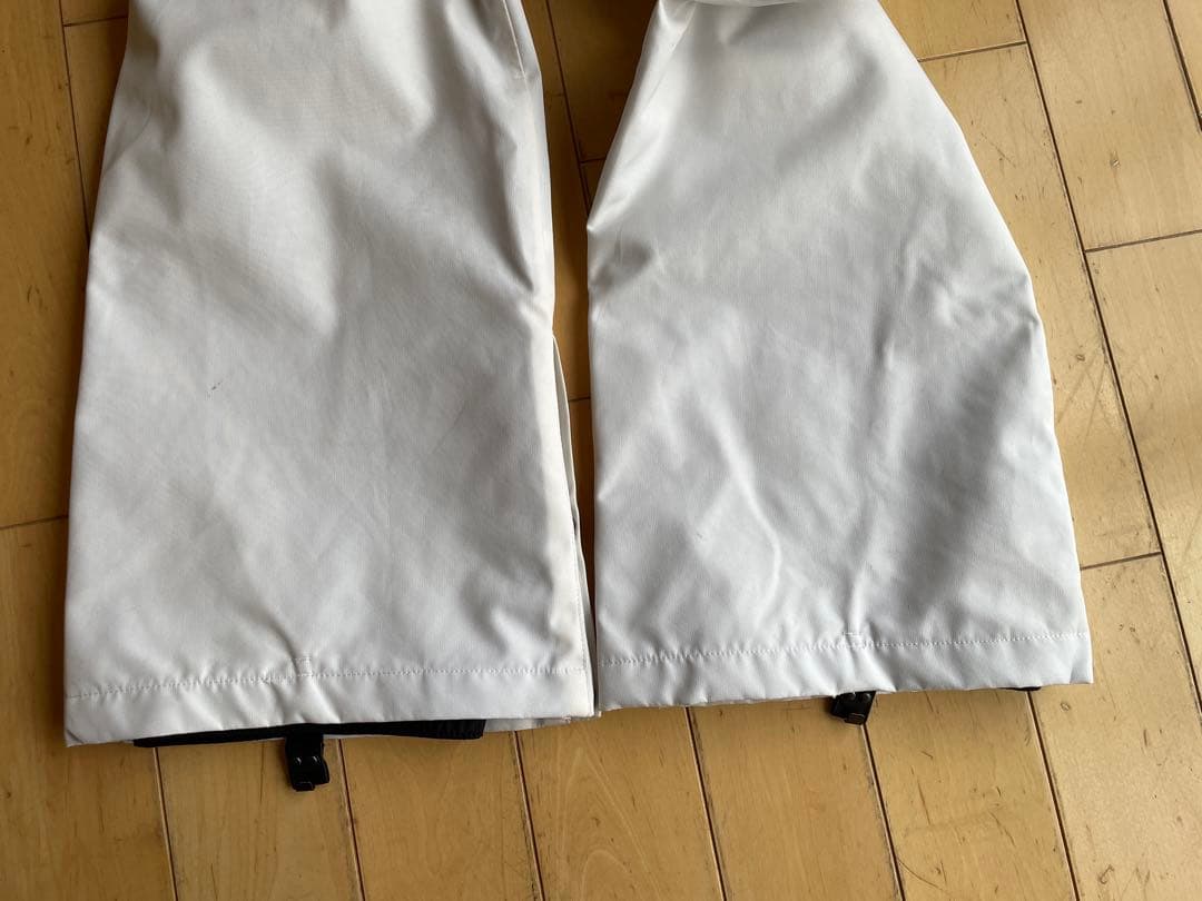 スノーボードジャケット＆パンツと花柄トップスセット 3日間限定お値下げします！