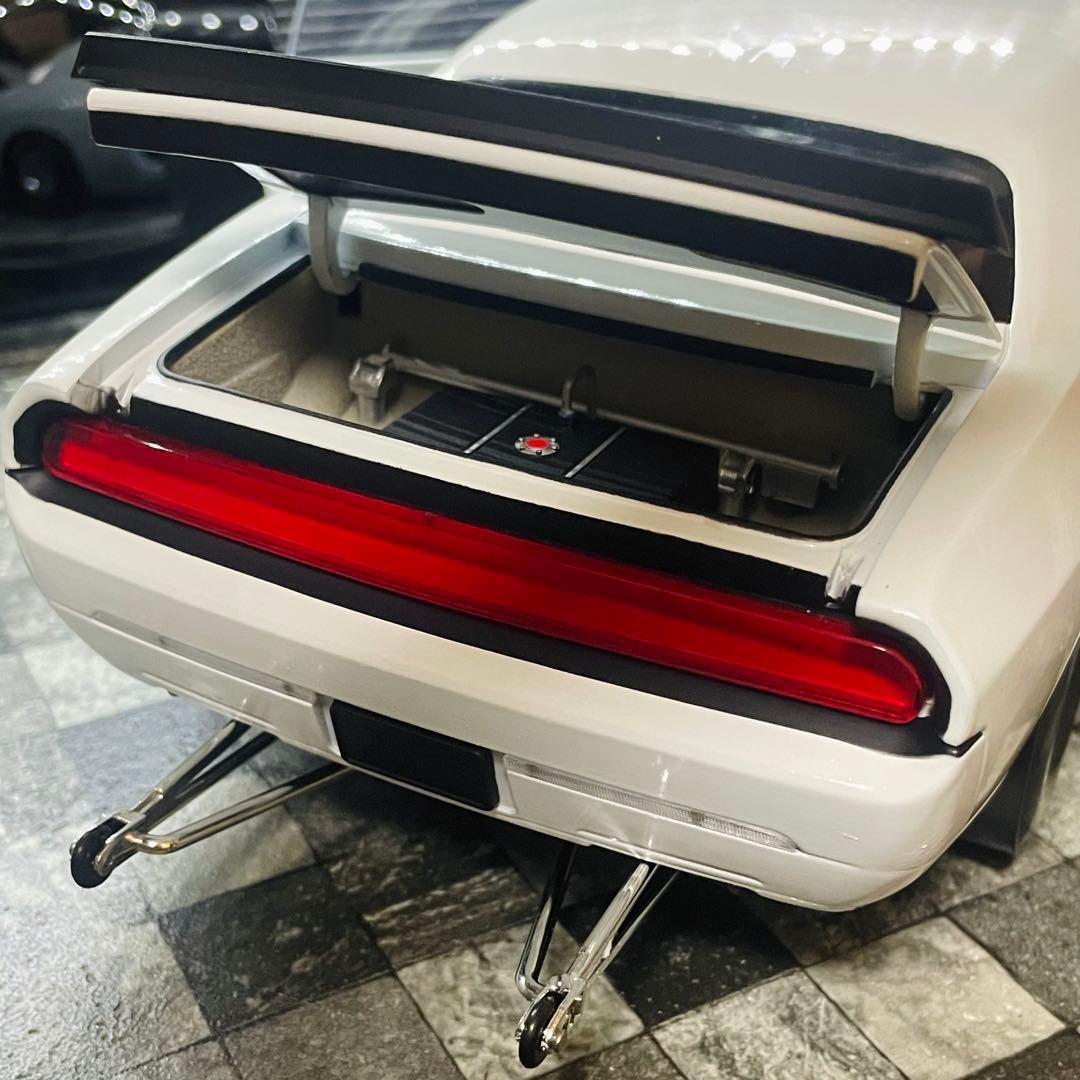 1/18 HIGHWAY61 ダッジ チャレンジャー 2006 SEMAショー