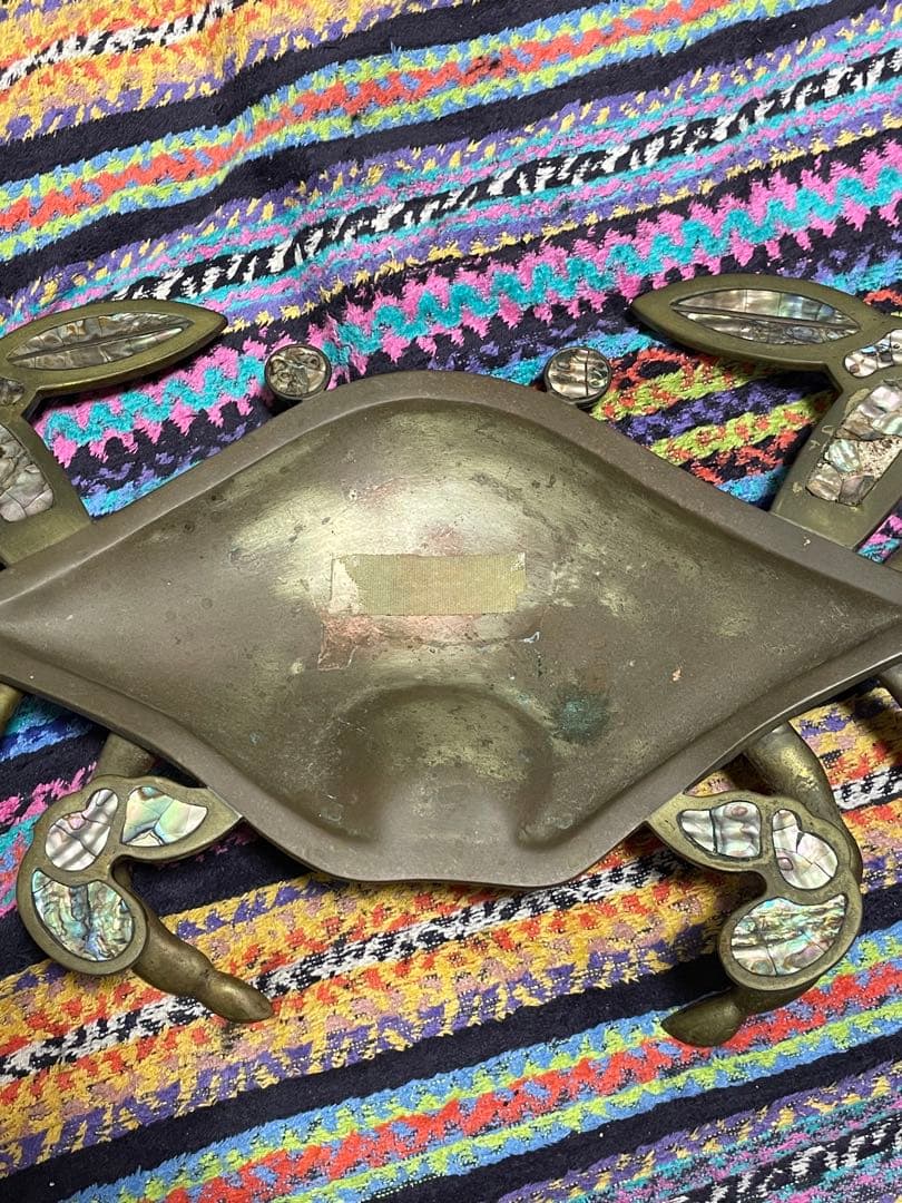 カニ型金属トレイ 貝殻装飾付き 灰皿 アクセサリー置き オブジェ