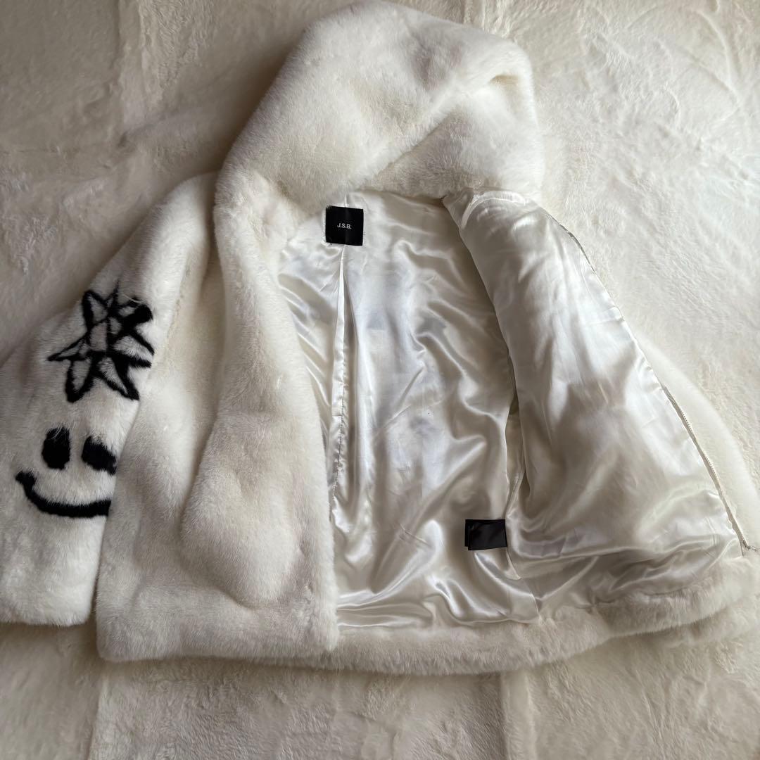 J.S.B. LOVE フェイクファーパーカー Sサイズ