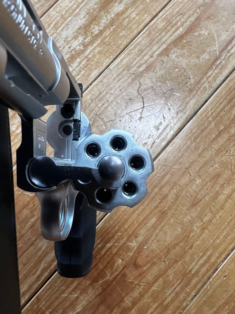 東京マルイ　パイソン357 4インチ