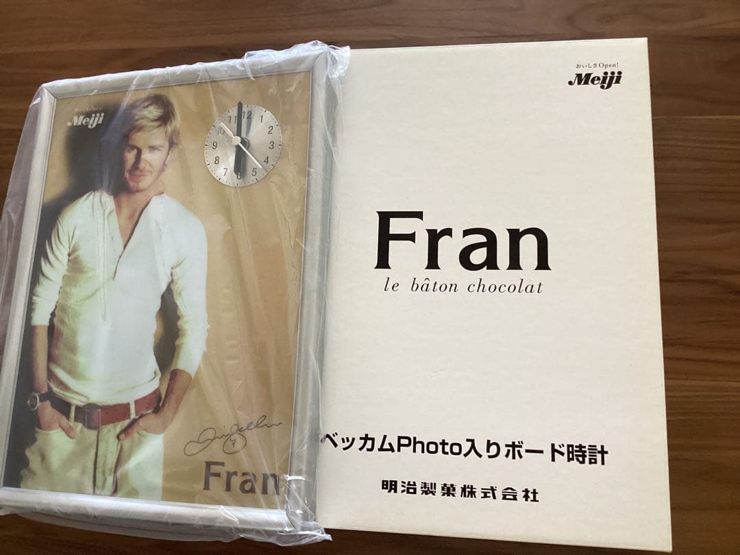 ベッカム フォト入り 明治製菓販促用ボード時計、超大判バスタオルと1日社長の名刺