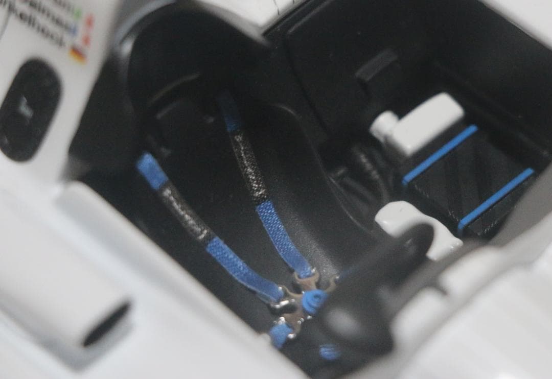 貴重 京商製　Ｖ１２ＬＭＲ　1／１８　１９９９ル・マン２４Ｈ優勝車　中古品