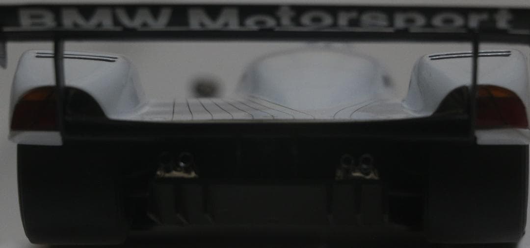 貴重 京商製　Ｖ１２ＬＭＲ　1／１８　１９９９ル・マン２４Ｈ優勝車　中古品
