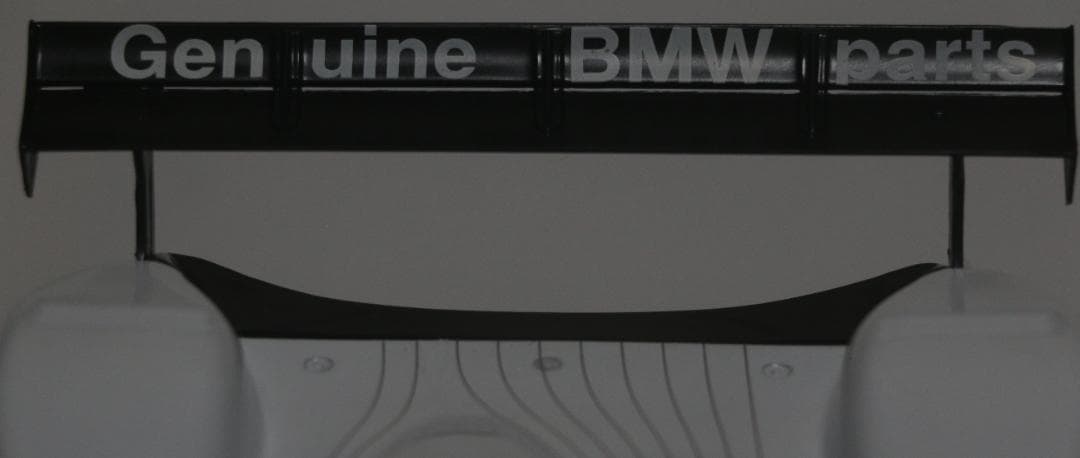 貴重 京商製　Ｖ１２ＬＭＲ　1／１８　１９９９ル・マン２４Ｈ優勝車　中古品