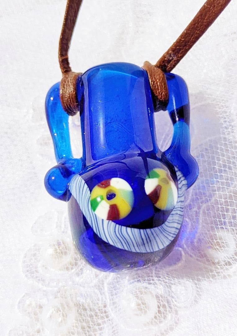 吉田正子トンボ玉（貳拾陸）　「瓶型」皮ひもネックレス　ガラス玉に込めた日本画