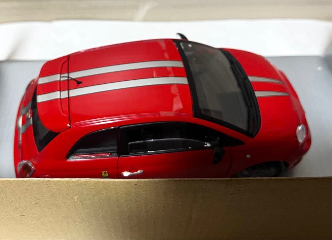 ミニカー 1/18 Fiat Abarth 695 Ferrari Tribute