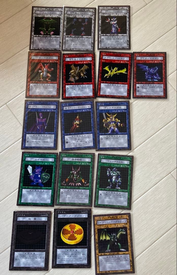 遊☆戯☆王デュエルモンスターズ ダンジョンダイスモンスターズ カードとフィギュア