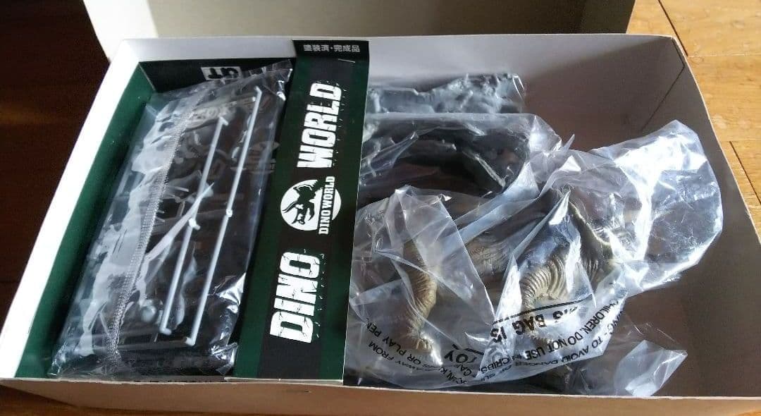 ディノワールド DINOWORLD トリケラトプス 太古の恐竜 ジオラマ