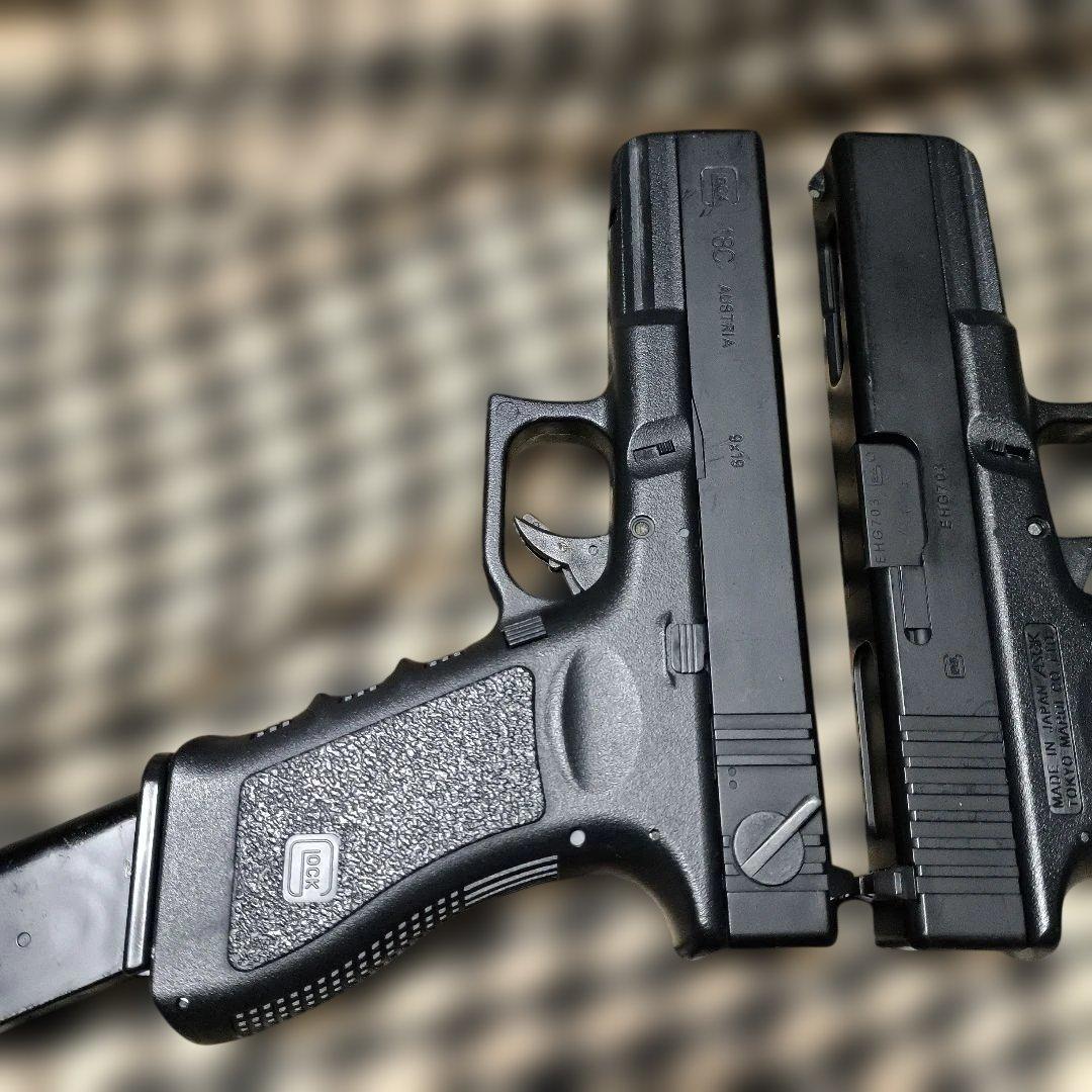 1 東京マルイ製　グロック18C　電動ハンドガン　二丁セット　ロングマガジン