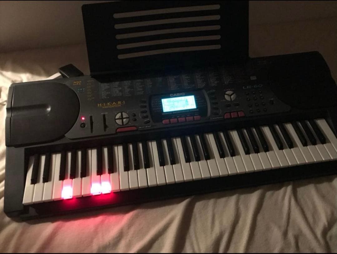 カシオ　CASIO LK-60 電子ピアノ