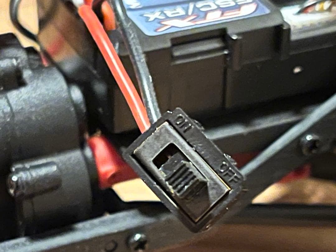 日本未発売RC 英国メーカー ジムニー 1/24 完全防水 クローラーラジコン