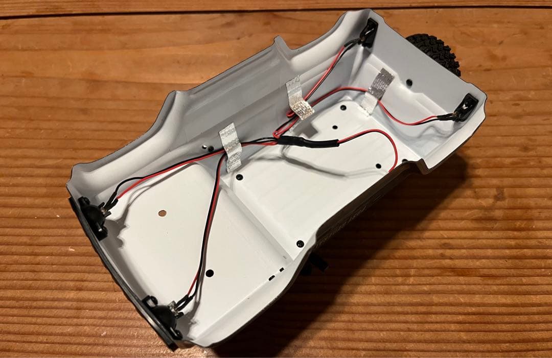 日本未発売RC 英国メーカー ジムニー 1/24 完全防水 クローラーラジコン