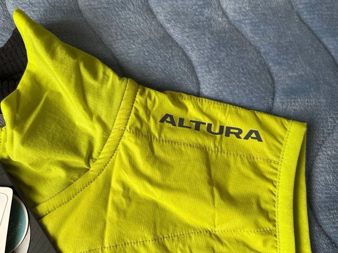ALTURA ノースリーブ / ★新品（pertex）