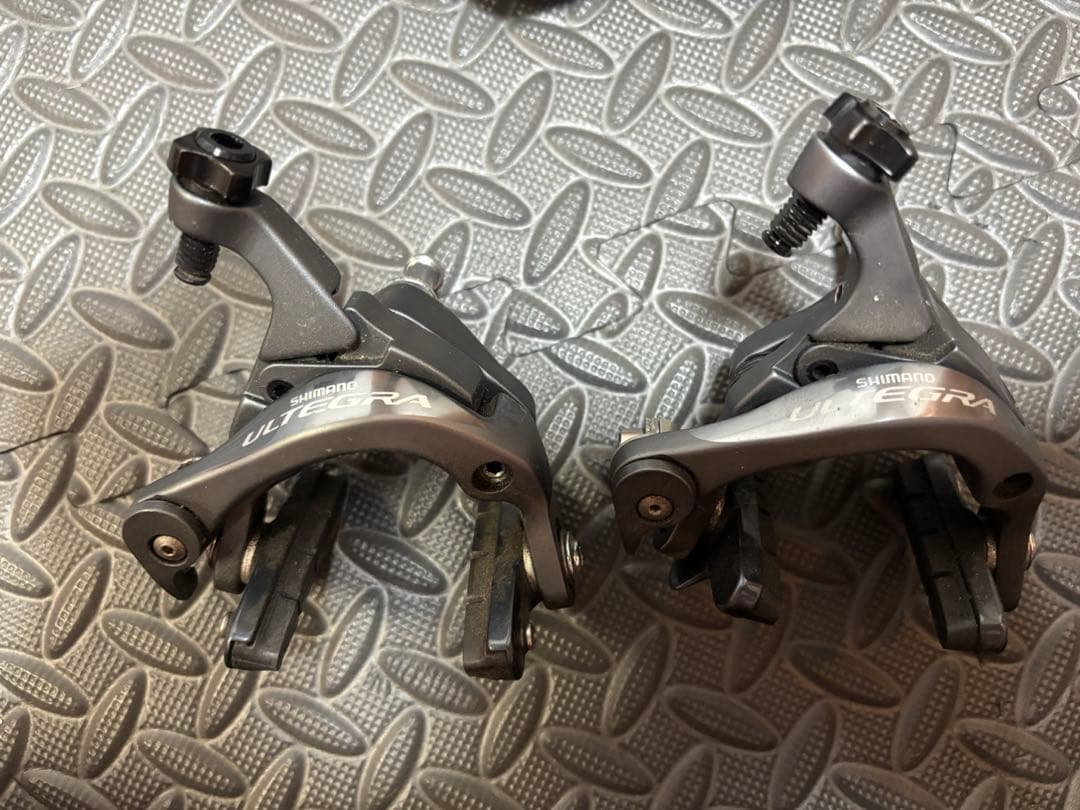 SHIMANO 105 R7000シリーズ　ブレーキはアルテグラ