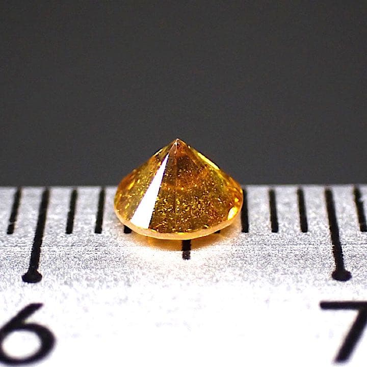 【日独ソーティング付き】ディープオレンジーイエローダイヤモンド