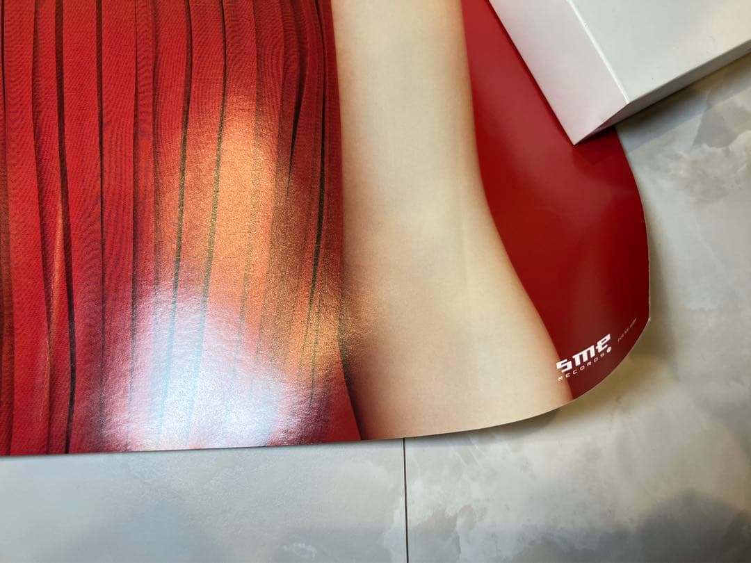 西野カナ　直筆サイン入りポスター 『Secret Collection RED』