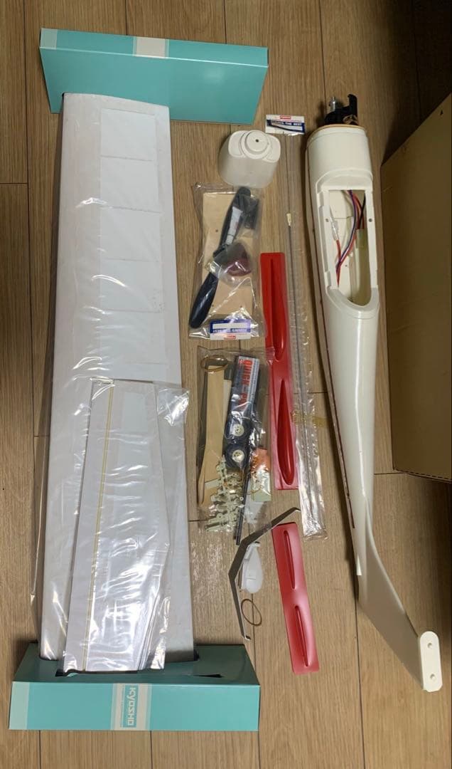 KYOSHO VALENCIA 1800 組み立てキット