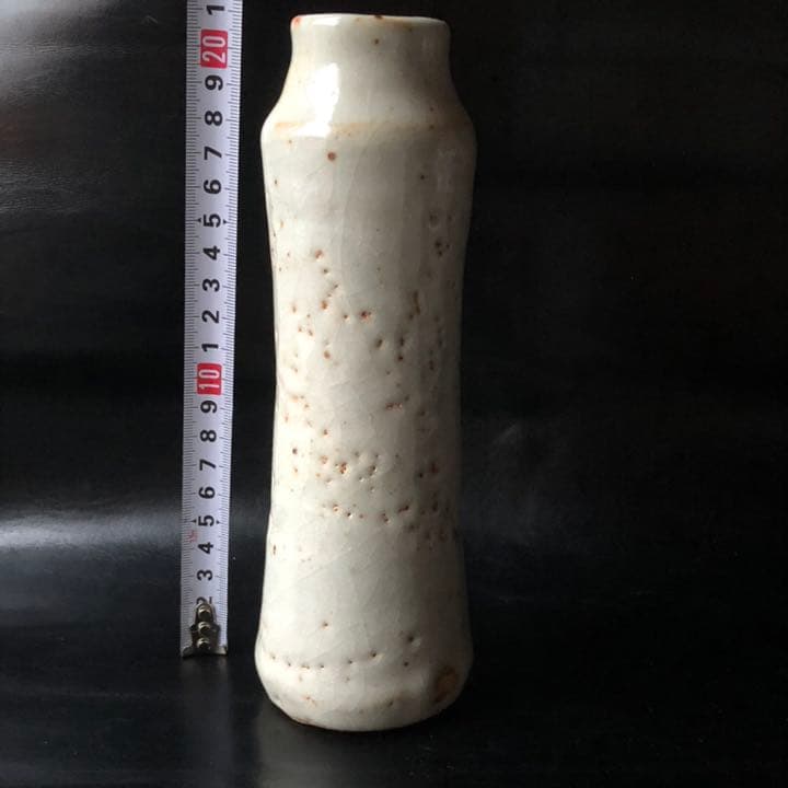 古美術品◼️かなり美しい白い釉薬の花瓶が蔵から出て来ました。