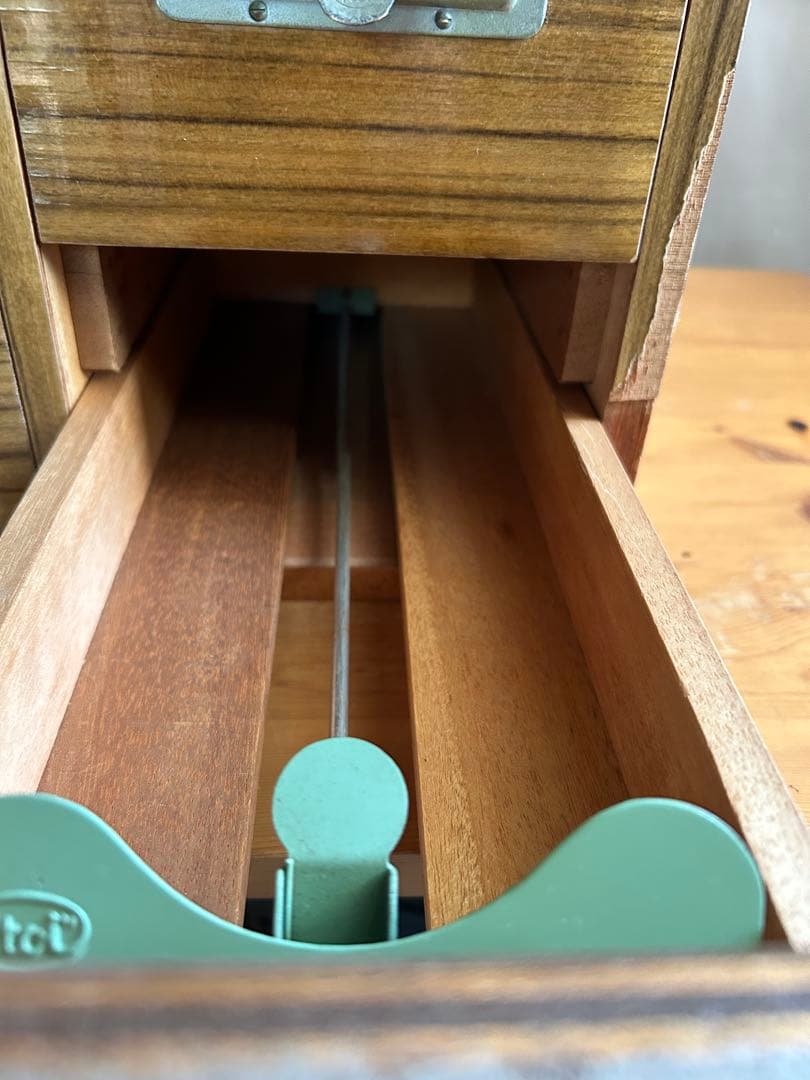 図書館カード　引き出し