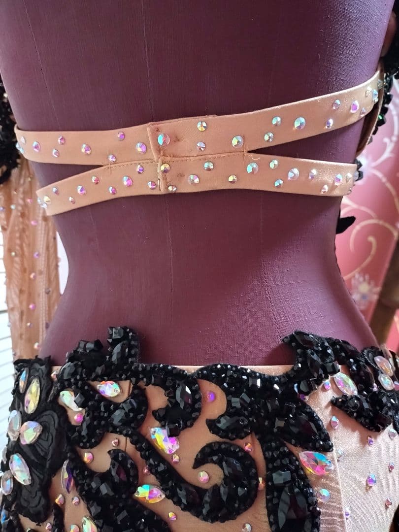 ベリーダンス衣装 ベージュ ブラック アーム付