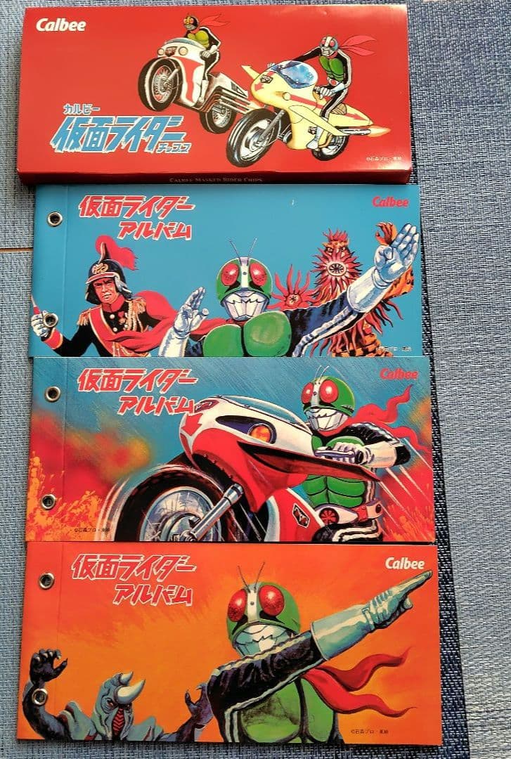 仮面ライダーカード復刻版436枚 仮面ライダーＶ3カード復刻版72枚+アルバム付