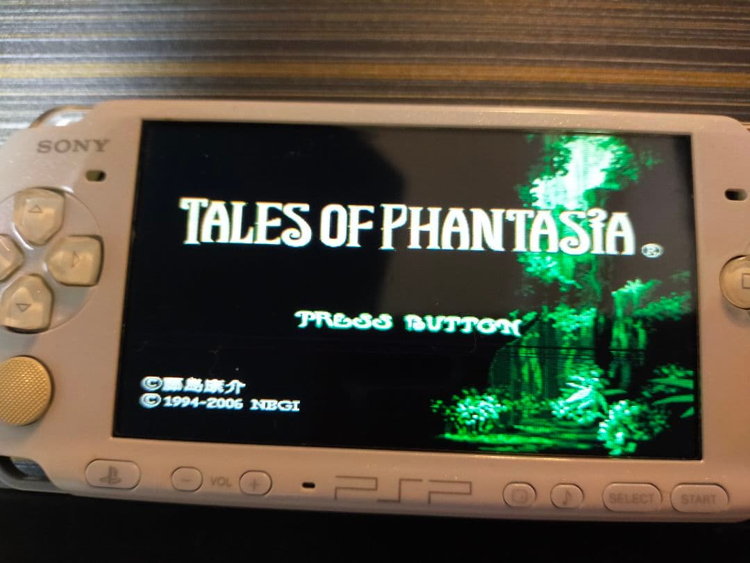 PSP 本体&ソフト4本&映画1本　画面接続ケーブル　メモリ数個　GPSアダプタ